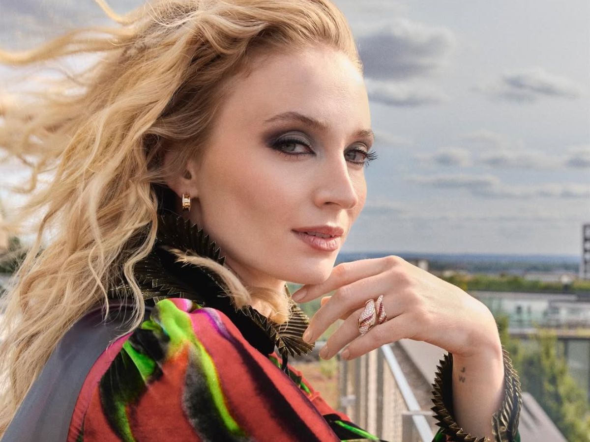 Το μακιγιάζ της Sophie Turner μας ταξιδεύει πίσω στα ’90s
