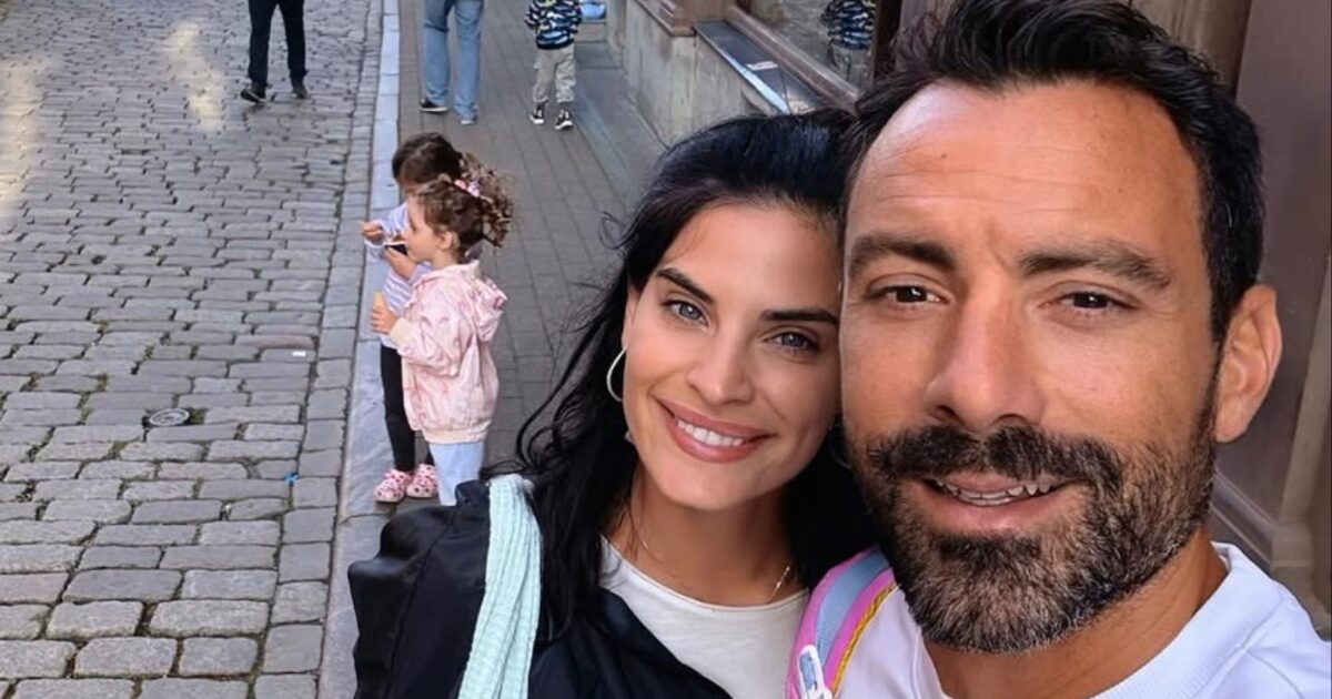 Χριστίνα Μπόμπα: Η εξομολόγηση για την δύσκολη μέρα και οι τρυφερές στιγμές με τον Σάκη Τανιμανίδη και τις κόρες τους