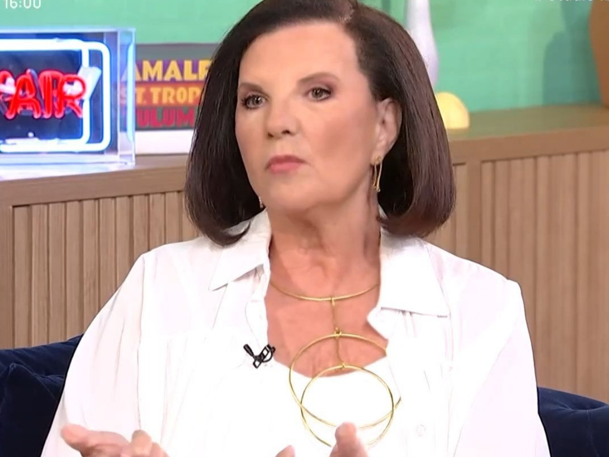 Άννα Μπιθικώτση: «Είχαν απειλήσει τον πατέρα μου με όπλο για να μην τραγουδήσει στις συναυλίες του Μίκη Θεοδωράκη»