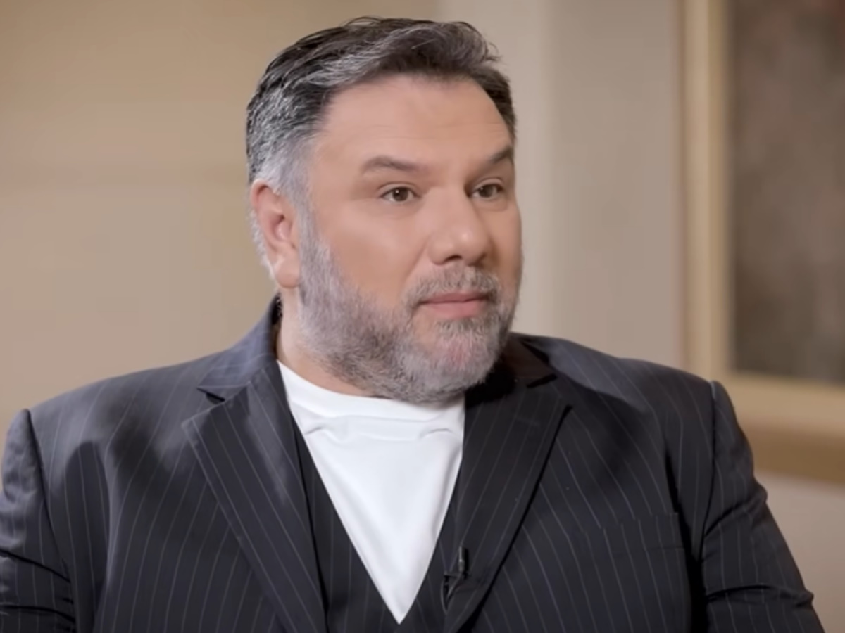 Γρηγόρης Αρναούτογλου: «Αν συνέχιζα το πρωινό θα είχα πολύ κακό τέλος, έχει χρειαστεί να πάρω και φάρμακα για να σταθώ στα πόδια μου»