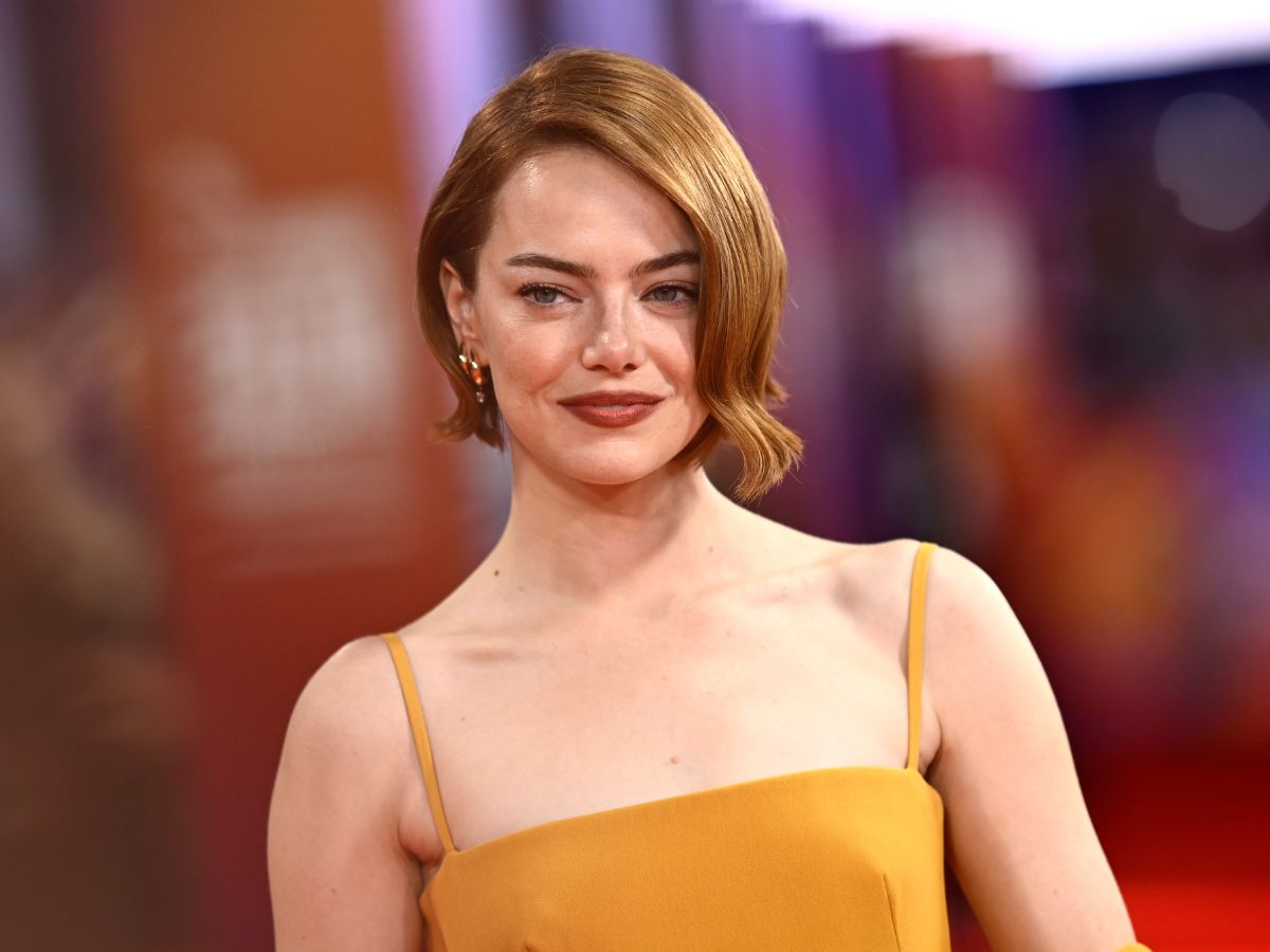 Emma Stone: Με κομψό bixie haircut στο 69ο BFI London Film Festival
