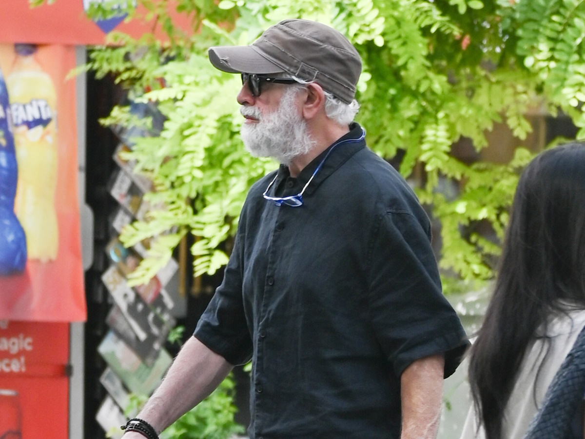 Πέτρος Φιλιππίδης: Φανερά αδυνατισμένος στην πρώτη δημόσια εμφάνιση μετά τη φωτιά στο σπίτι του – Φωτογραφίες