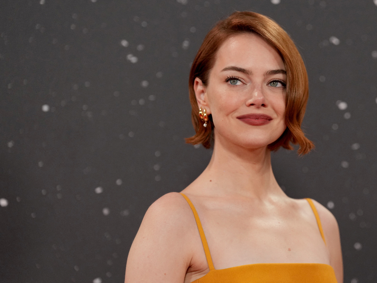 Emma Stone μας έβαλες τα γυαλιά: Δύο από τα μεγαλύτερα trends του φθινοπώρου σε ένα look!