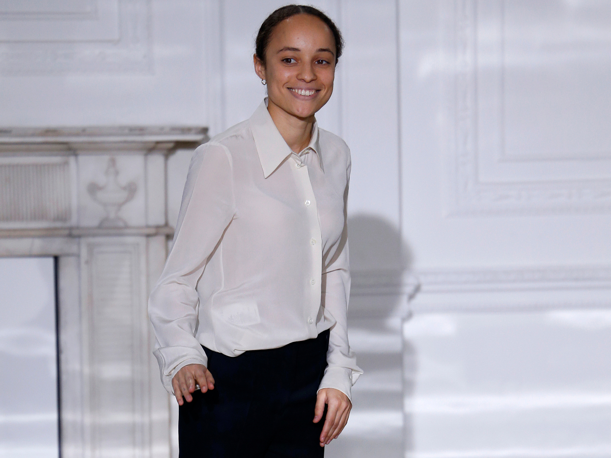 Grace Wales Bonner: Η νέα σχεδιάστρια πίσω από την ανδρική σειρά του οίκου Hermès