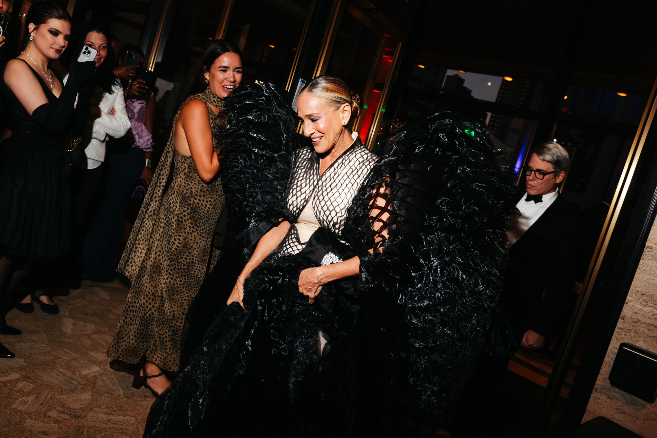 Sarah Jessica Parker: Με φόρεμα που έμοιαζε με γλυπτό στο Fall Fashion Gala της Νέας Υόρκης