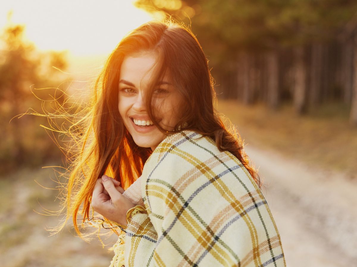 Hygge: Όλα όσα πρέπει να γνωρίζεις για τη Σκανδιναβική φιλοσοφία ευεξίας που σε φέρνει πιο κοντά στην ευτυχία