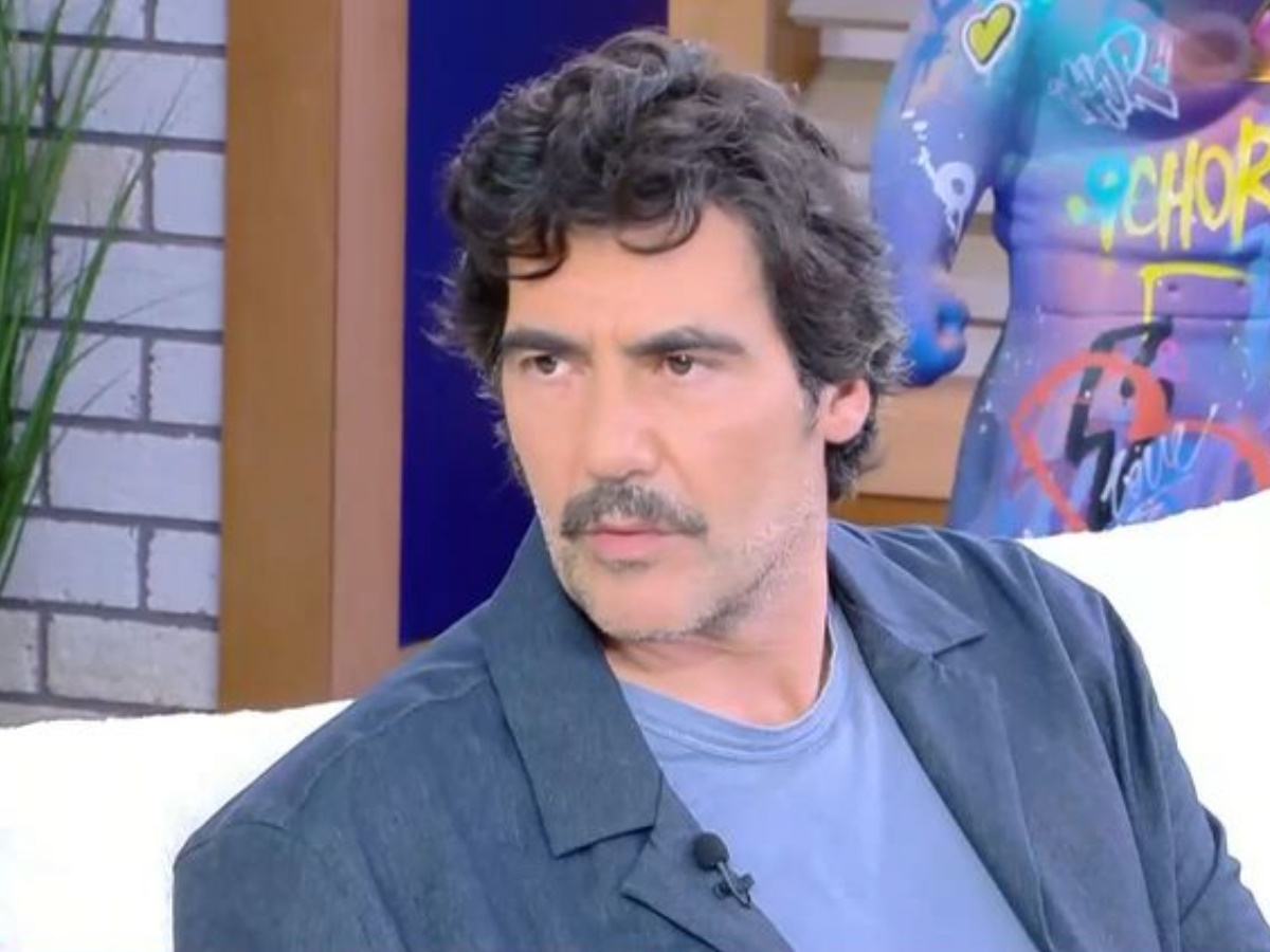 Αντώνης Καρυστινός: «Η κόρη μου ήρθε να με δει στο θέατρο και δεν πίστευε ότι είμαι εγώ, παραμιλούσε»