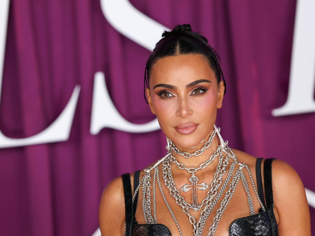 Το Αναγεννησιακό updo της Kim Kardashian αποδεικνύει ότι ο Δημήτρης Γιαννέτος δεν είναι πραγματικός καλλιτέχνης