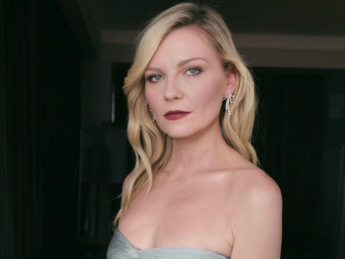 Kirsten Dunst: Στην πρεμιέρα της νέας της ταινίας με old Hollywood χτένισμα και chic make up look