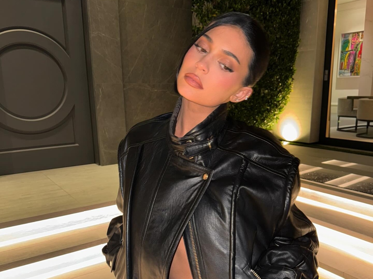 Η Kylie Jenner με matchy μανικιούρ και μαλλιά στην πιο γοητευτική πράσινη απόχρωση