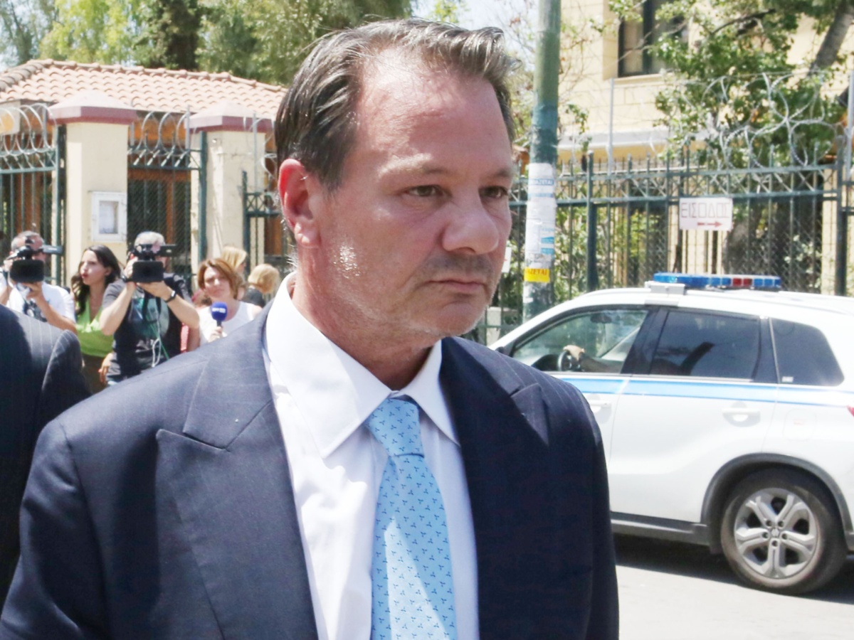 Απόστολος Λύτρας στο TLIFE για υπόθεση revenge porn του γνωστού παρουσιαστή: «Η πελάτισσά μου είναι σε κακή ψυχολογική κατάσταση»