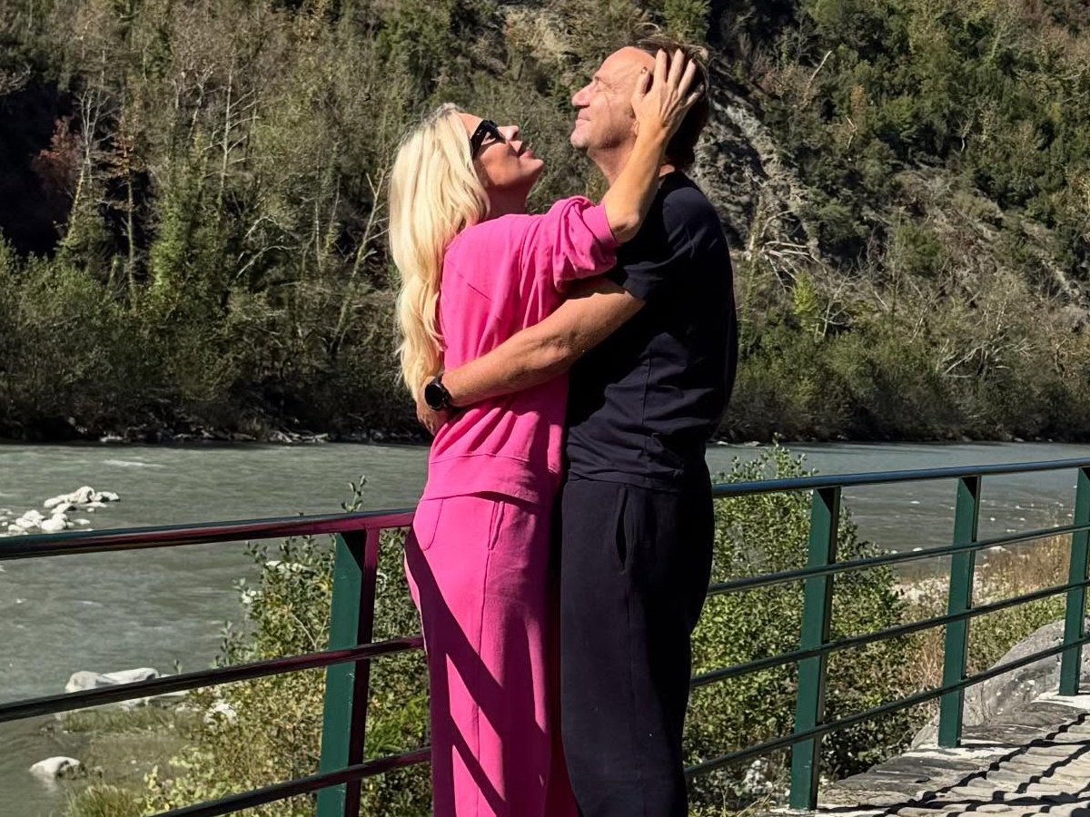 Ελένη Μενεγάκη: Ερωτική απόδραση με τον Μάκη Παντζόπουλο για τα γενέθλιά της