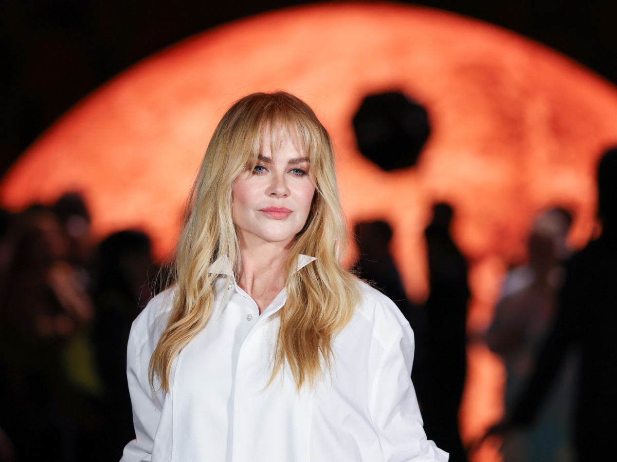 H Nicole Kidman υιοθετεί το 80’s hairstyle που θέλουμε να ξεχάσουμε αλλά σ’ εκείνη δείχνει απλά τέλειο