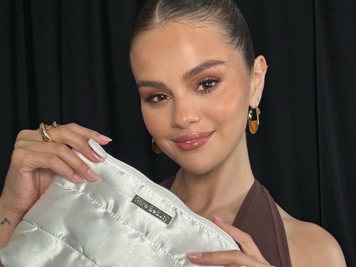H Selena Gomez μοιράζεται τα μυστικά του νυφικού μακιγιάζ της και λανσάρει ένα bridal lip & cheek set