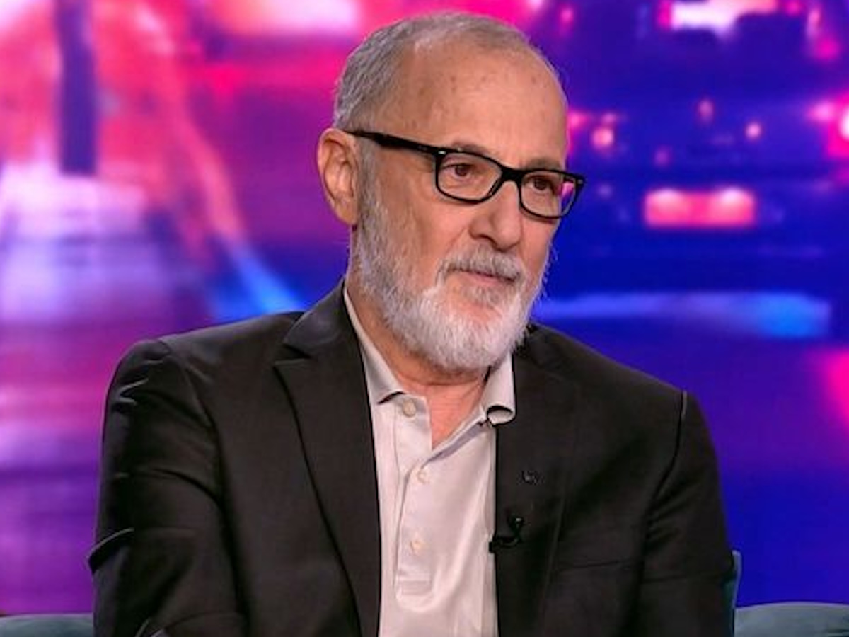 Στέλιος Μάινας: «Ο πατέρας μου έφυγε από τη ζωή όταν ήμουν τεσσάρων ετών, ήρωάς μου ήταν η μάνα μου»