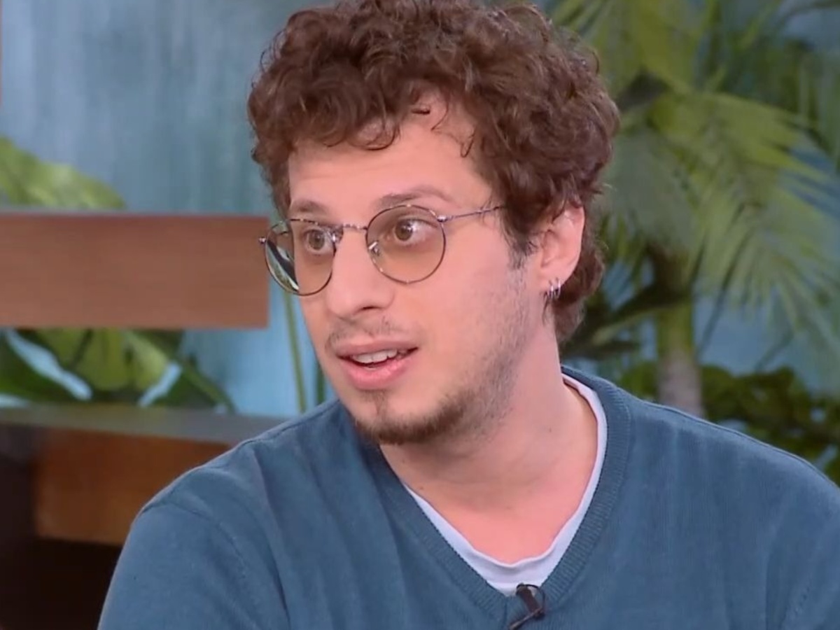 Βαγγέλης Δαούσης – Hotel Ελβίρα: «Τώρα έχω αυτοπεποίθηση γιατί έχω κοπέλα»