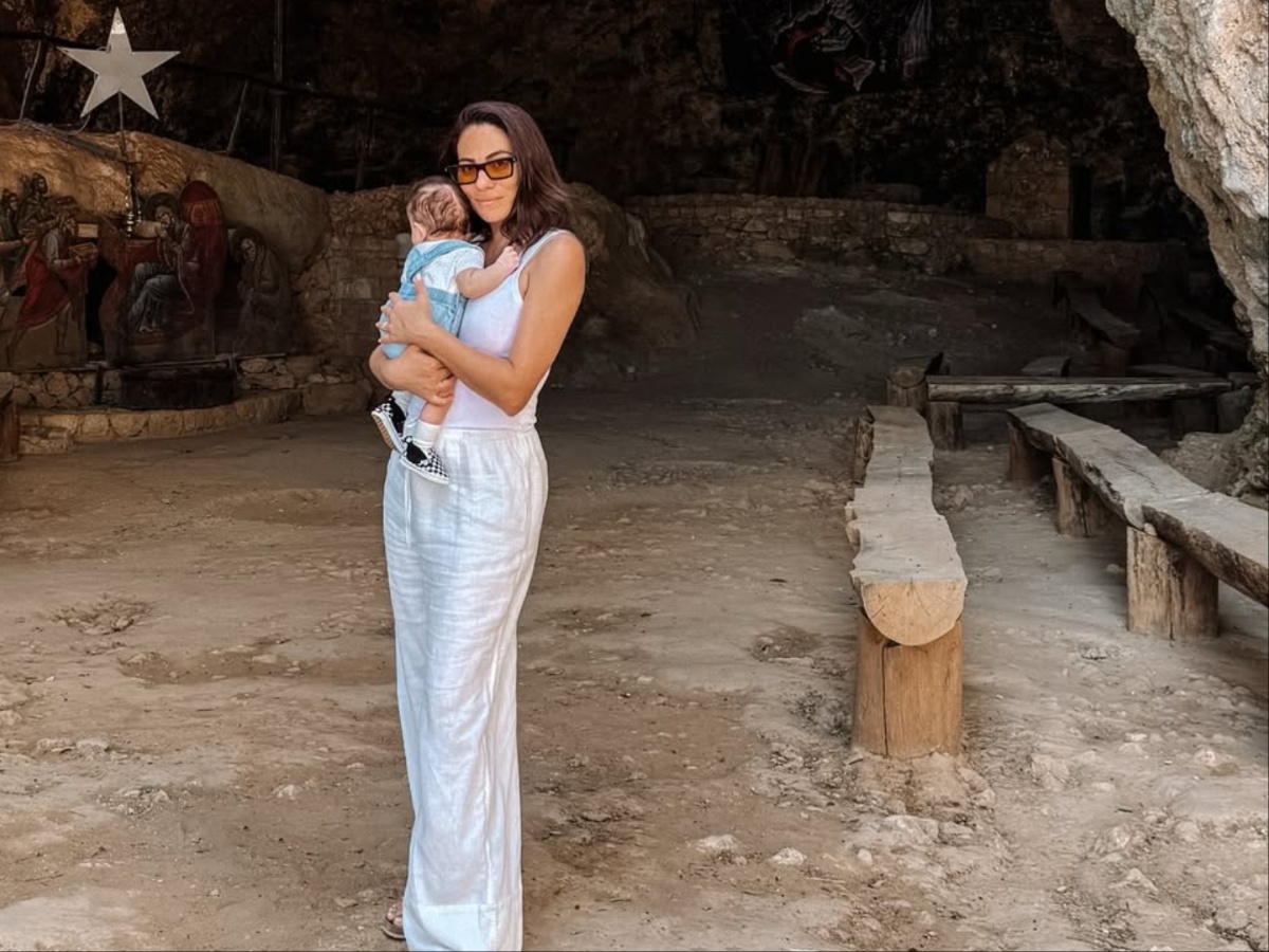 Ευρυδίκη Βαλαβάνη: Η selfie αγκαλιά με τον 3,5 μηνών γιο της στη νέα τους βόλτα – Φωτογραφία