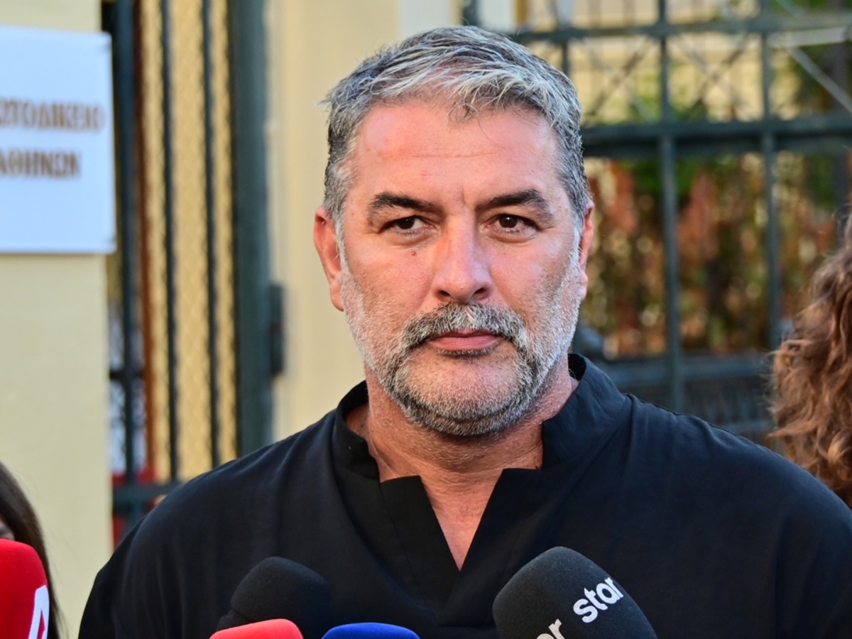 Βασίλης Μπισμπίκης: Πήγε με τσουρέκι στη γειτόνισσα που της χτύπησε τη μάντρα και της ζήτησε συγγνώμη