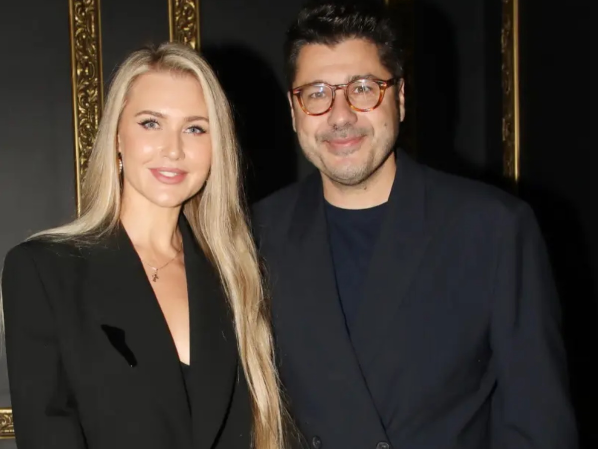 Λάμπρος Κωνσταντάρας: Βραδινή έξοδος με εντυπωσιακή γυναίκα του στο πλευρό του – Φωτογραφίες