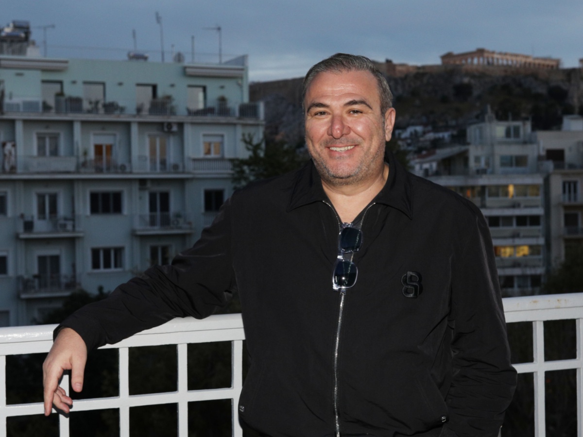 Αντώνης Ρέμος: «Δε ξέρω αν η Κίμπερλι Γκιλφόιλ προλαβαίνει να έρθει να με δει, πηγαίνει μόνο στον Κωνσταντίνο Αργυρό»