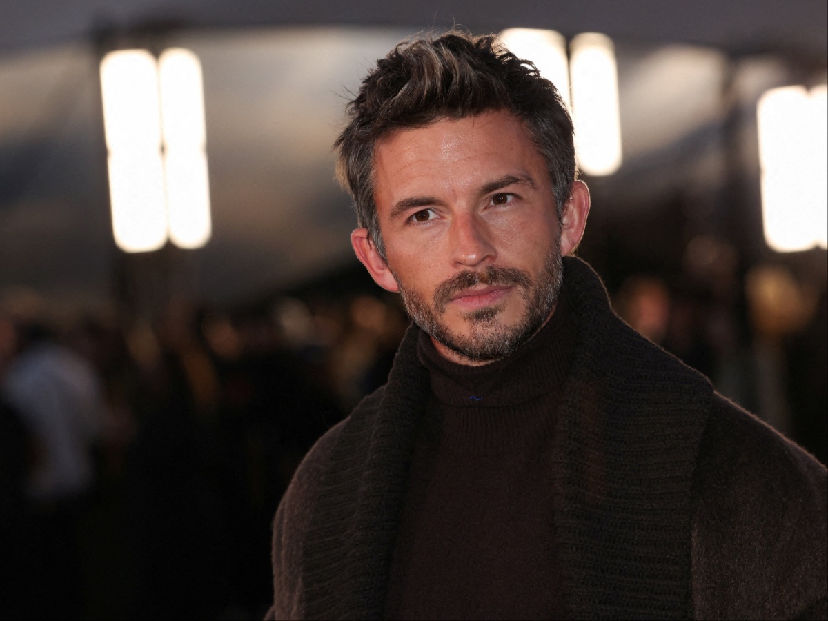 Τζόναθαν Μπέιλι: «Ξέρω τι σημαίνει αυτό για εμένα» – Τα πρώτα λόγια μετά τον τίτλο του πιο σέξι άνδρα