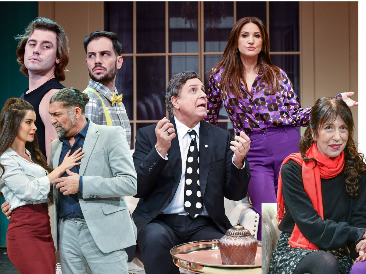 Η Πριγκίπισσα των Αγίων Σαράντα: Το TLIFE «τρύπωσε» στις πρόβες της θεατρικής παράστασης – Αποκλειστικές Φωτογραφίες