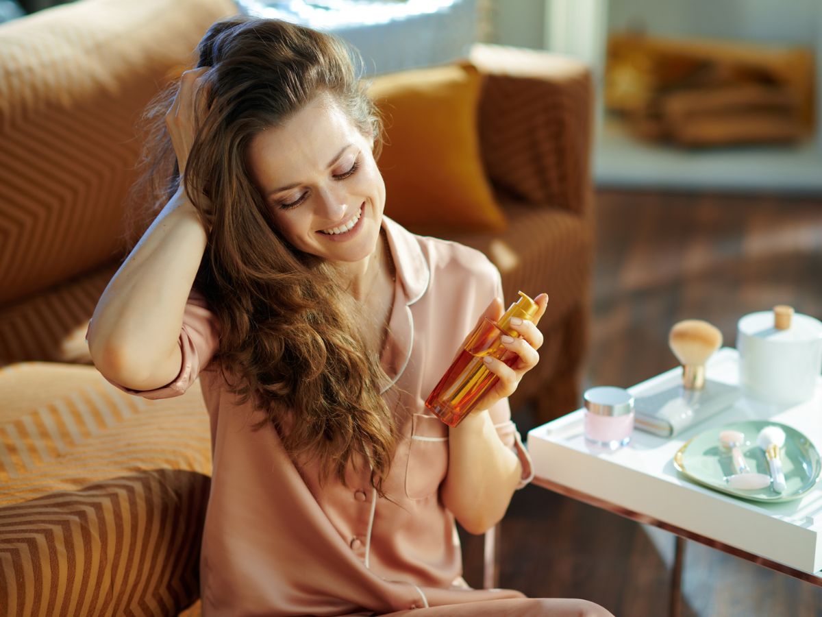 5 πανίσχυρα έλαια μαλλιών που θα σε βοηθήσουν να αντιμετωπίσεις την τριχόπτωση με φυσικό τρόπο
