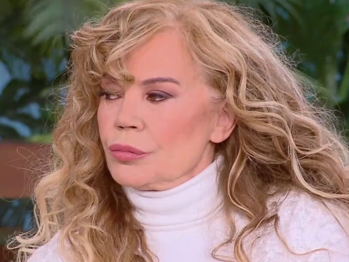 Ελένη Δήμου: «Έχουμε περάσει και πολύ δύσκολα με τον σύζυγό μου – Η ζωή σου και η καθημερινότητά σου δεν πρέπει να γίνεται εξώφυλλο»