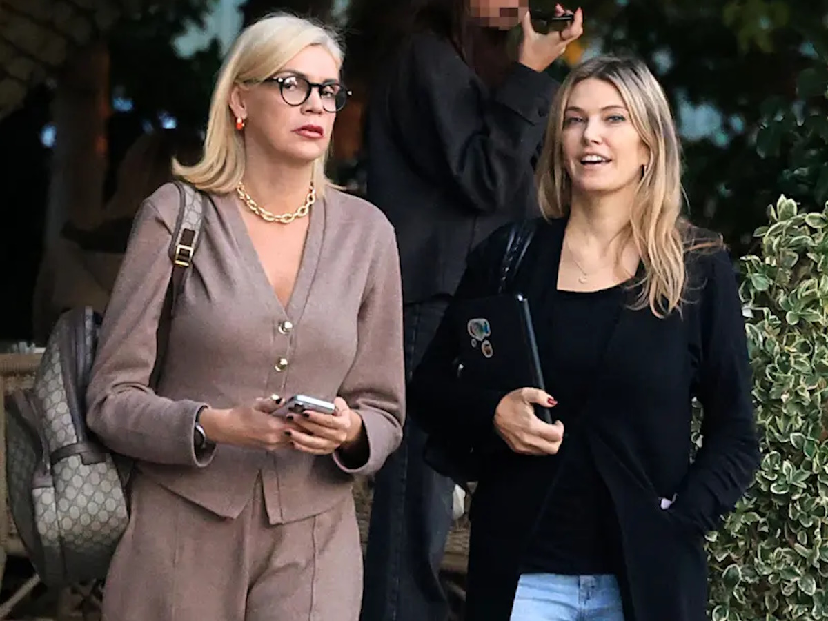 Εύα Καϊλή – Σάσα Σταμάτη: Η συνάντηση και η βόλτα στα βόρεια προάστια – Φωτογραφίες