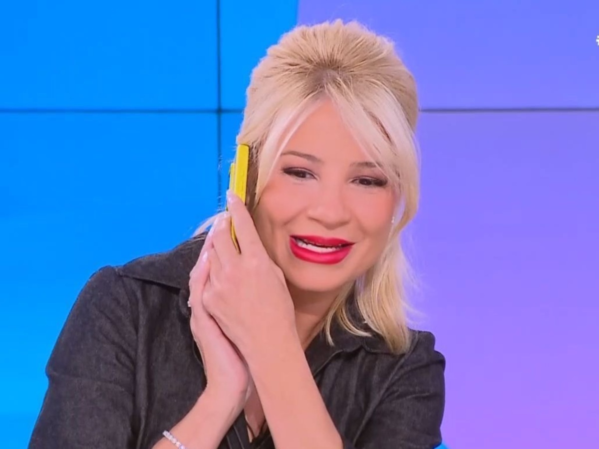 Φαίη Σκορδά: Το τηλεφώνημα που δέχτηκε στον αέρα της εκπομπής – «Να μιλήσουμε σε λίγο;»