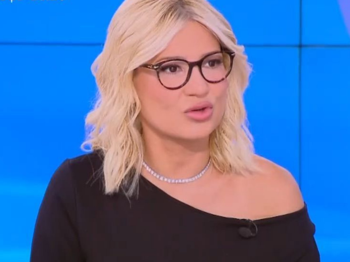 Φαίη Σκορδά: «Είναι δύσκολο να βρεις τη χρυσή τομή στο μεγάλωμα ενός παιδιού από δύο γονείς που έχουν διαφορετικούς κόσμους»