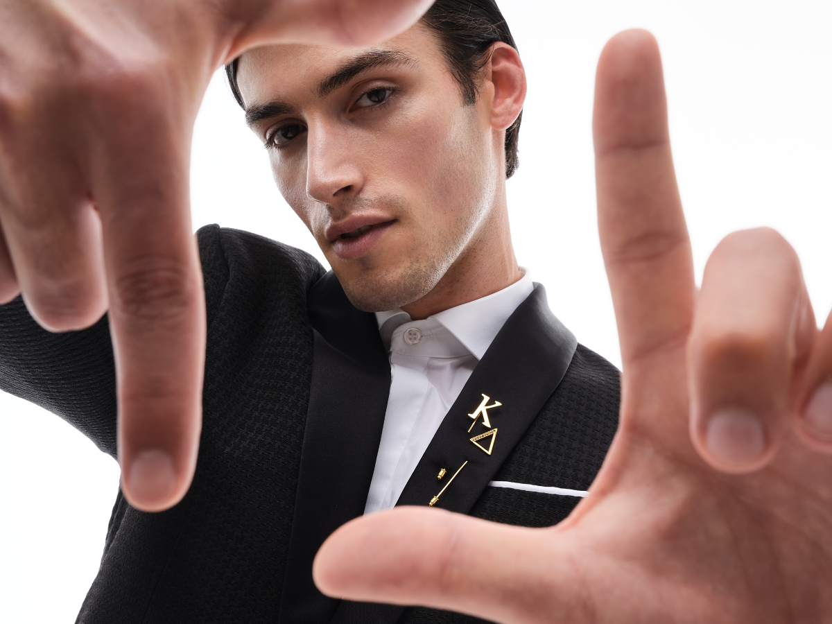 ΟΡΩΜΑΙ: Η νέα συλλογή καρφιτσών από τον Ιωσήφ Κουτσουλίνη