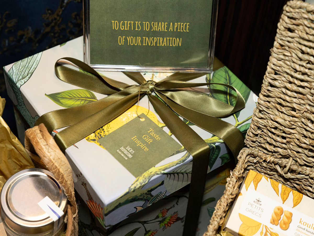 The Art of Gifting: Η SeaCrets Inspirations παρουσίασε τα νέα Festive Hampers 2025