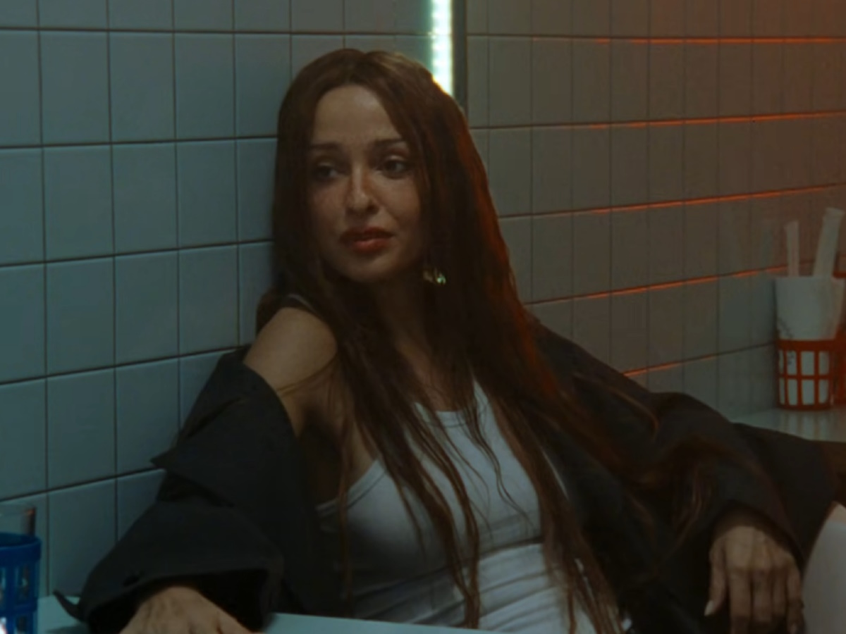 Ελένη Φουρέιρα: Το νέο album «Hybrid» τώρα και στο YouTube