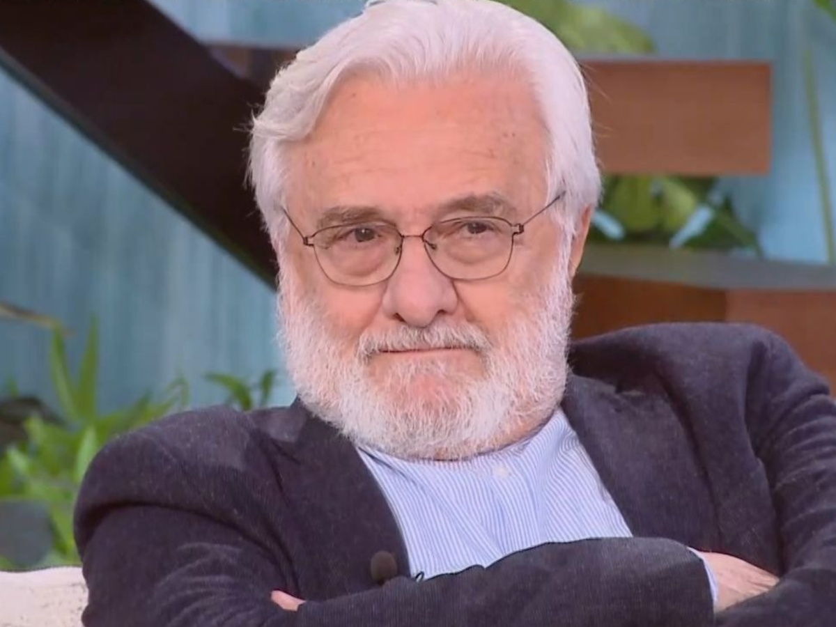 Συγκινεί ο Γιάννης Σμαραγδής για τη σύζυγό του που έχει φύγει από τη ζωή – «Ο θάνατός της ήταν ξαφνικός, εκείνη το ήξερε»