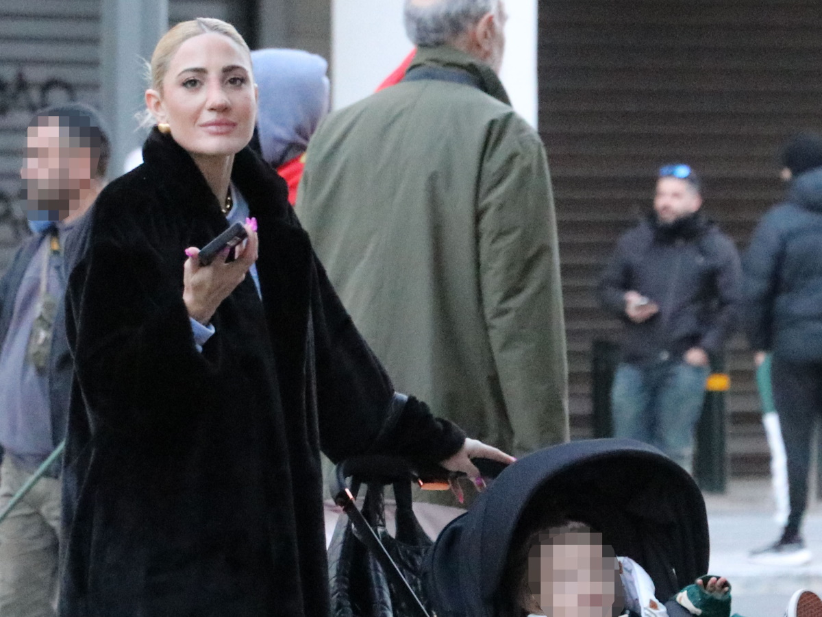 Ιωάννα Τούνη: Στην Αθήνα για χάρη του γιου της, Πάρη λίγες ημέρες μετά το δικαστήριο – Βίντεο