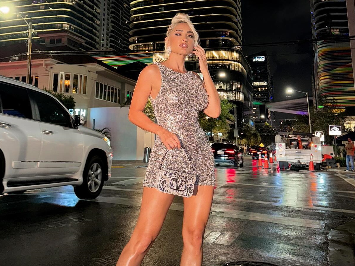 Ιωάννα Τούνη: Ο εντυπωσιακός ροζ στολισμός του σπιτιού της για τα φετινά Χριστούγεννα – Ενθουσιασμένος ο μικρός Πάρης