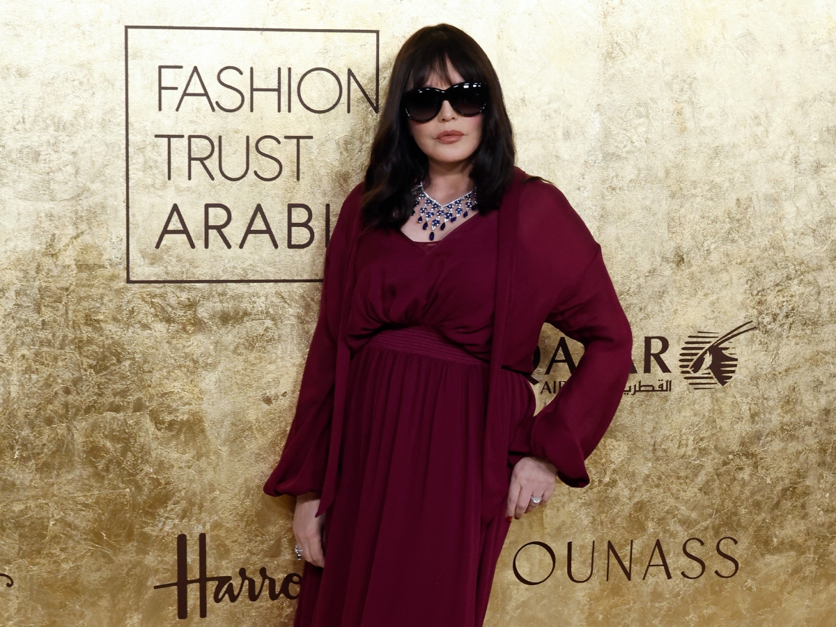 Η Isabelle Adjani με flowing caftan στο κόκκινο χαλί της Doha