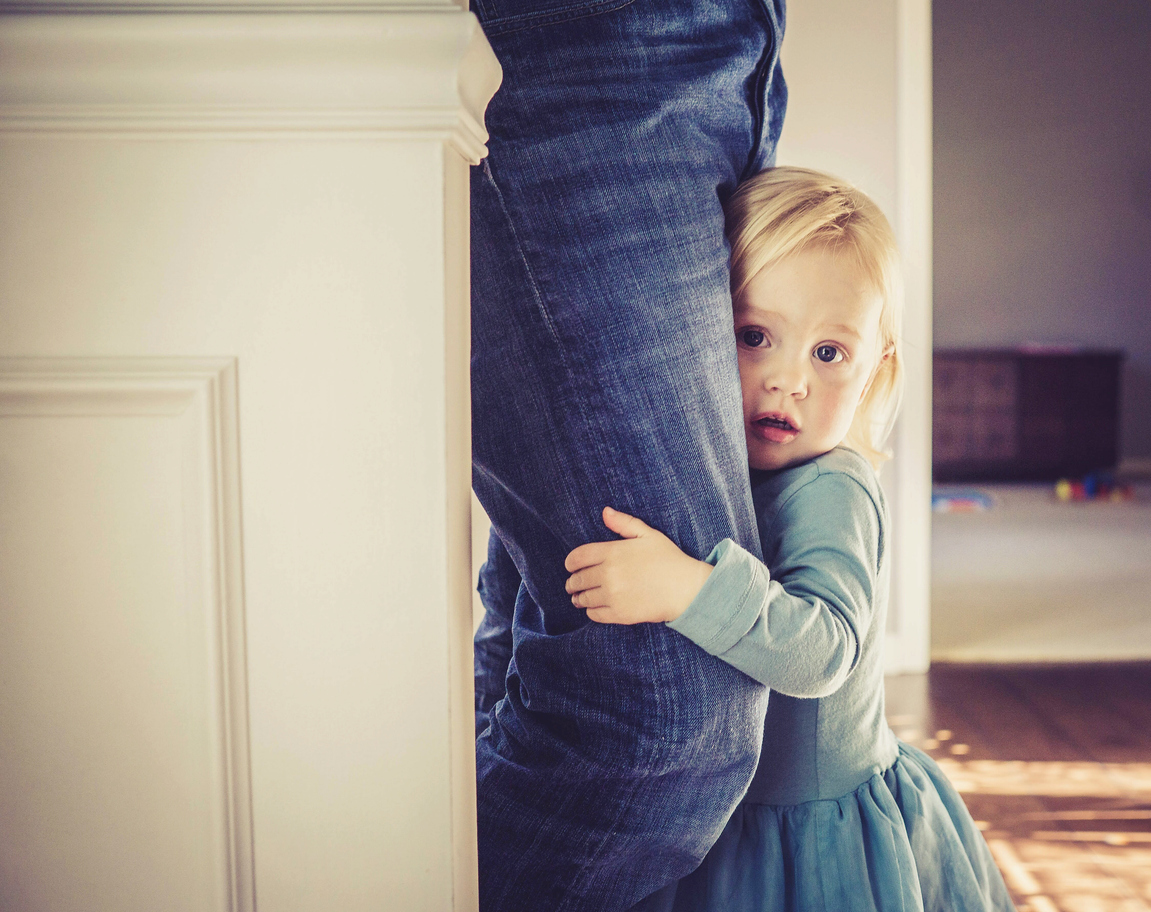 Κολλημένο πάνω σου; Γιατί το παιδί ζητά συνέχεια την παρουσία σου