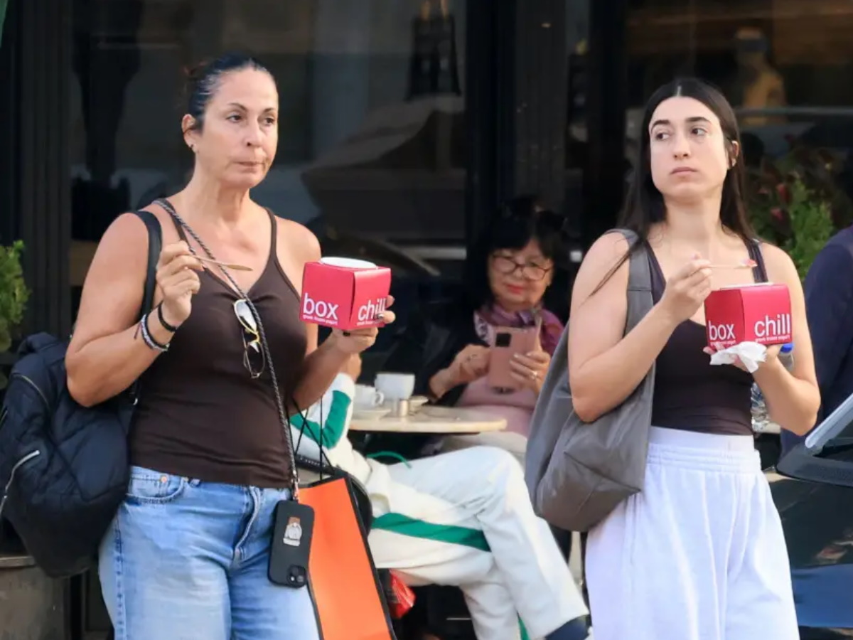 Κατερίνα Κακοσαίου: Για ψώνια στα νότια προάστια με τη μητέρα της, Μαρία Παπαδοπούλου – Φωτογραφίες