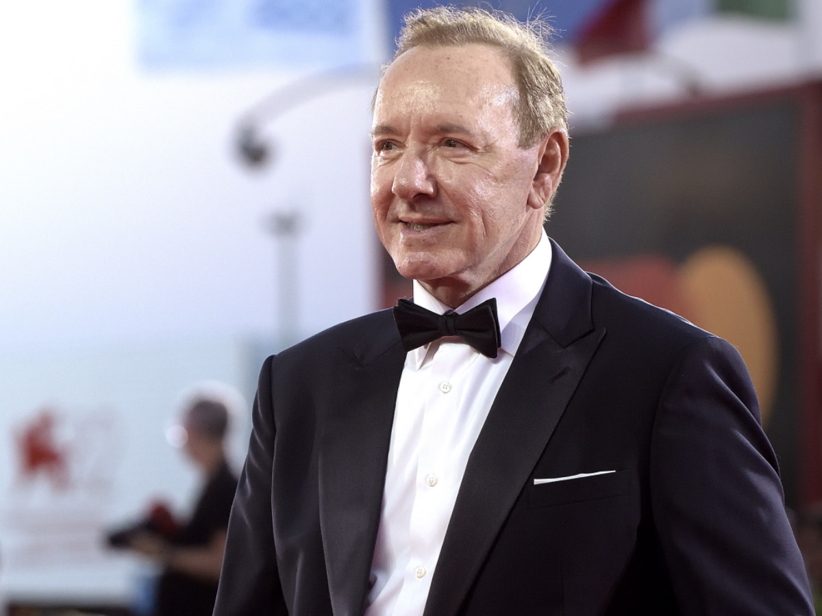 Κέβιν Σπέισι: Ξεκαθαρίζει για τα δημοσιεύματα σχετικά με την οικονομική του κατάσταση – «Δεν είμαι άστεγος, ο τίτλος ήταν παραπλανητικός»