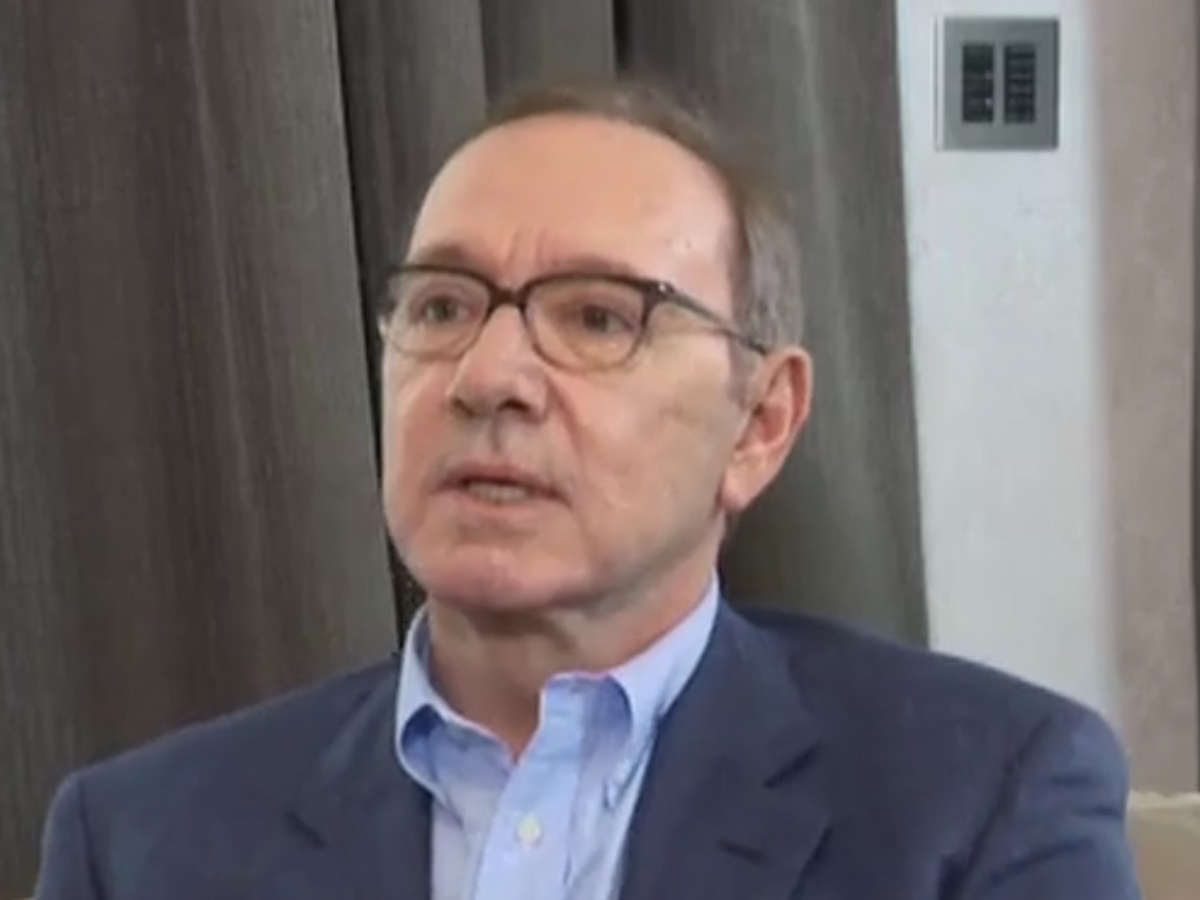 Κέβιν Σπέισι: «Είμαι ομοφυλόφιλος, απολαμβάνω την παρέα των ανδρών, ναι»