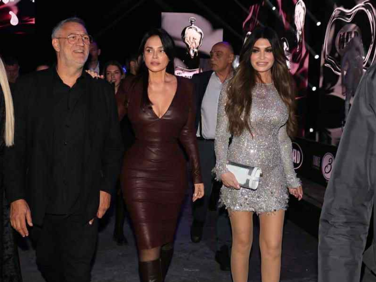 MadWalk 2025: Η εμφάνιση της Κίμπερλι Γκιλφόιλ στο fashion-music event – Αποκλειστικά βίντεο