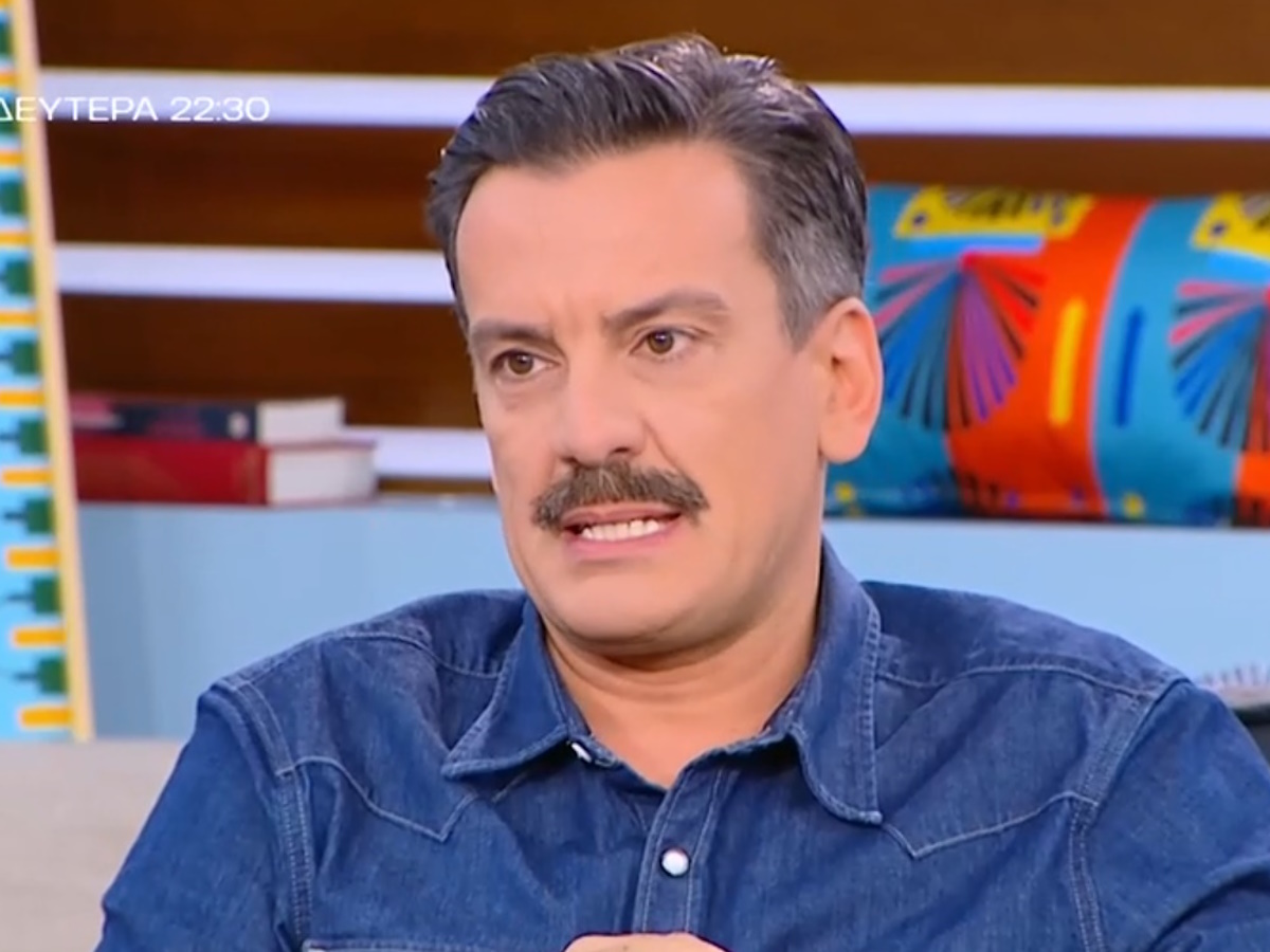 Θάνος Κιούσης: «Υπάρχουν φορές που βγαίνω έξω από τα ρούχα μου με τα παιδιά, θα σφίξω ένα χέρι αλλά μετά στενοχωριέμαι»