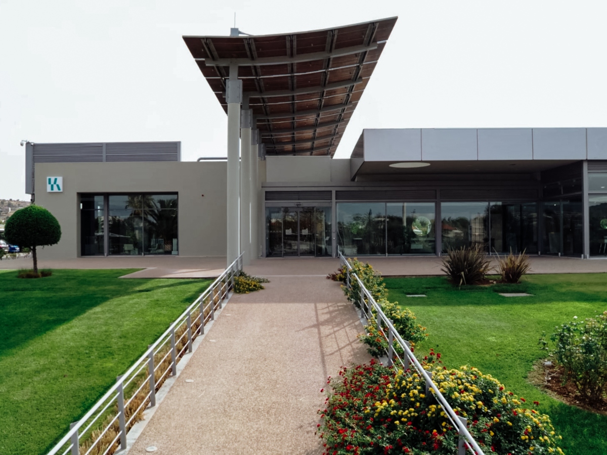 Πού… τριγυρνούν ο Λάλος και η Λαμπροπούλου στα γυρίσματα; Δες το εντυπωσιακό showroom στην Ανθούσα!