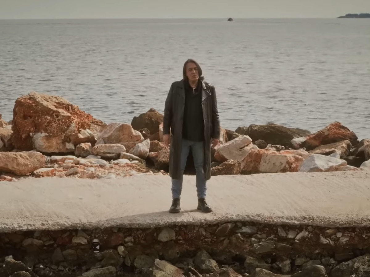 «Να μ’ αγαπάς»: Κυκλοφόρησε το videoclip του soundtrack της επιτυχημένης σειράς του Alpha