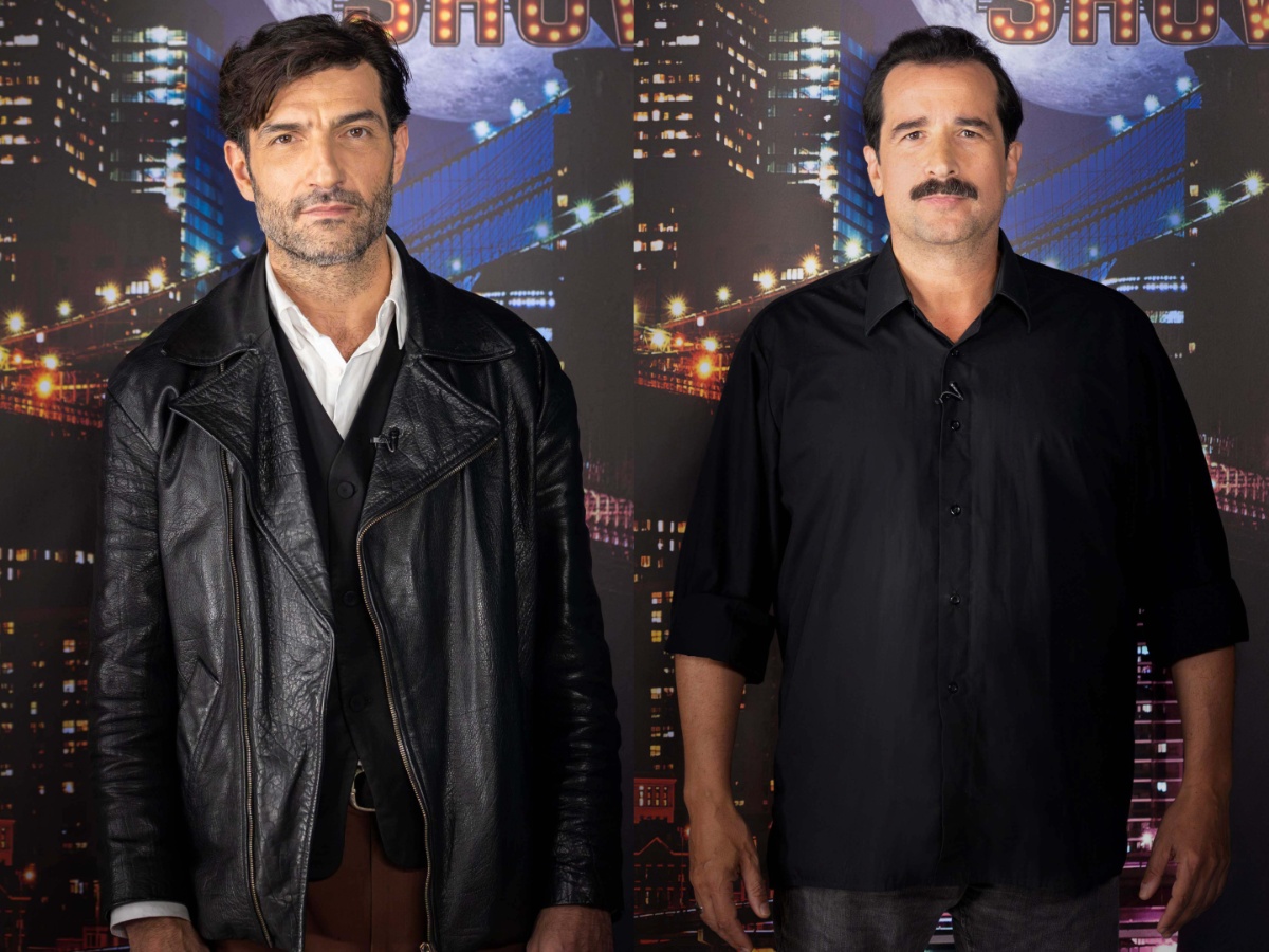 Νίκος Κουρής, Τάσος Νούσιας και Έλενα Κρεμλίδου καλεσμένοι απόψε στο The 2Night Show με τον Γρηγόρη Αρναούτογλου