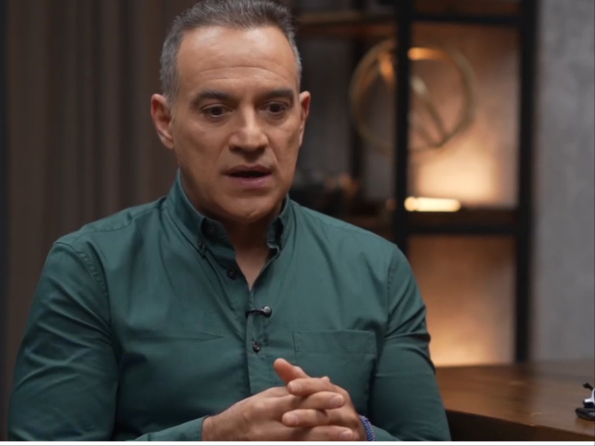 Ο Κρατερός Κατσούλης για το διαζύγιο με την Κατερίνα Καραβάτου – «Το επικοινωνήσαμε στα παιδιά όσο πιο απλά και με μεγαλύτερη ειλικρίνεια γίνεται»