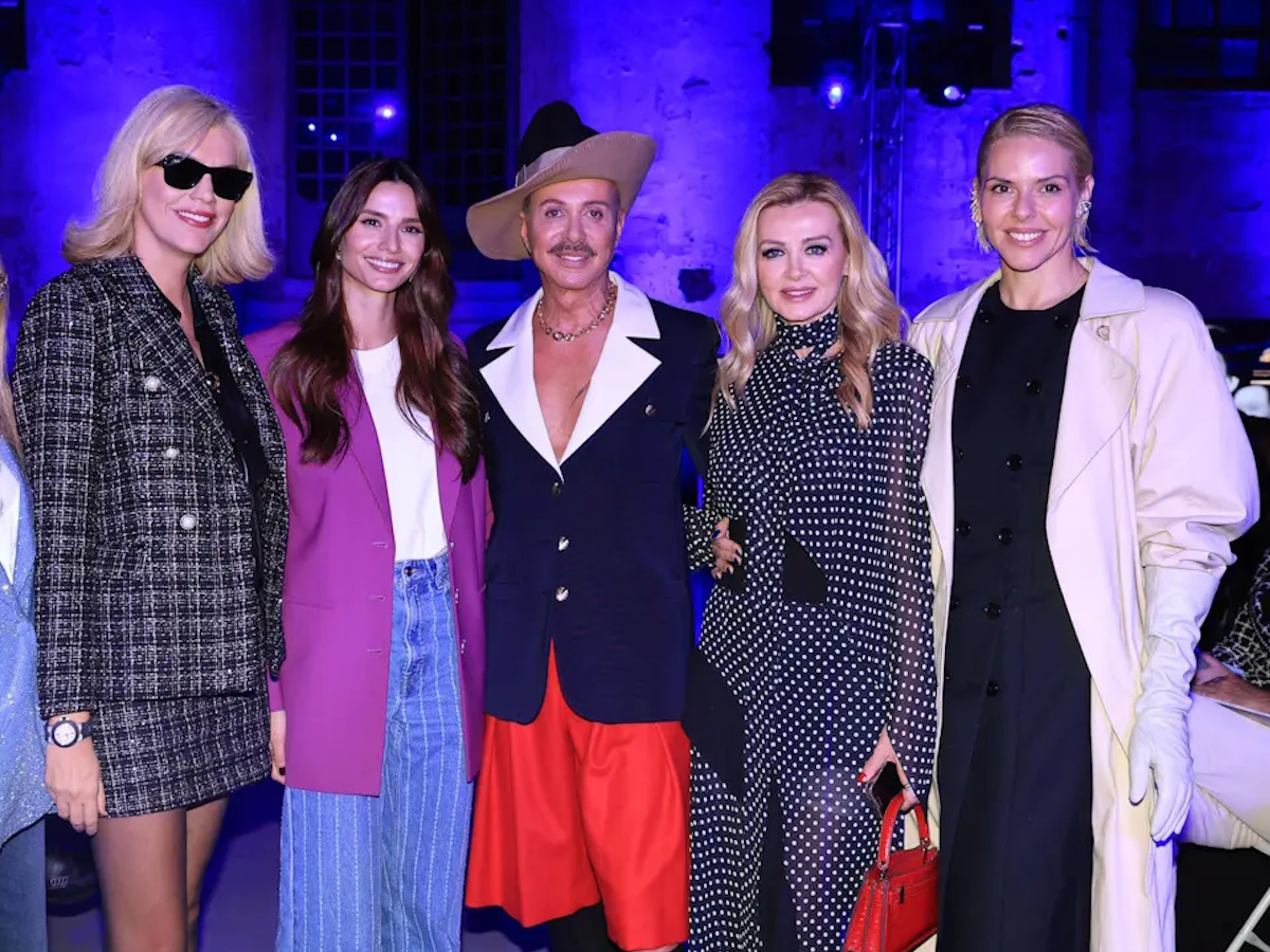 Λάκης Γαβαλάς: Οι διαγωνιζόμενοι του GNTM συμμετείχαν στην επίδειξη μόδας του – Αγνώριστη η Ελένη Ορκοπούλου