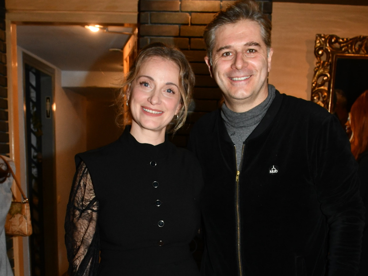 Λένα Δροσάκη: Στο πλευρό της ο Αλέξανδρος Μπουρδούμης στη θεατρική πρεμιέρα της, δύο χρόνια μετά τον χωρισμό τους